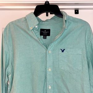 American Eagle Classic Fit Button Down Shirt